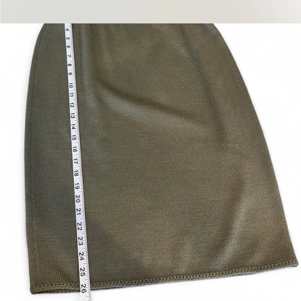 St. John knit sweater and skirt set in good condition